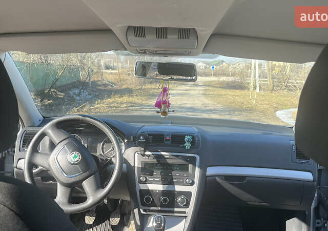 Серый Шкода Октавия, объемом двигателя 1.6 л и пробегом 180 тыс. км за 8200 $, фото 4 на Automoto.ua