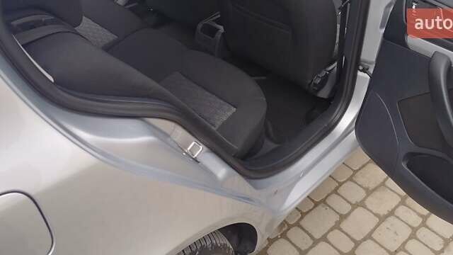 Серый Шкода Октавия, объемом двигателя 1.6 л и пробегом 170 тыс. км за 8800 $, фото 1 на Automoto.ua