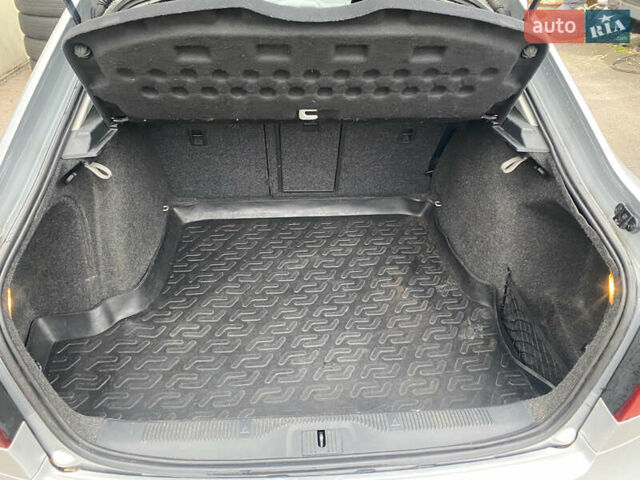 Сірий Шкода Октавія, об'ємом двигуна 1.8 л та пробігом 250 тис. км за 7000 $, фото 18 на Automoto.ua