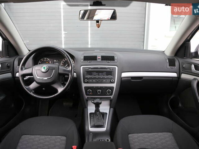 Серый Шкода Октавия, объемом двигателя 1.8 л и пробегом 201 тыс. км за 8900 $, фото 13 на Automoto.ua