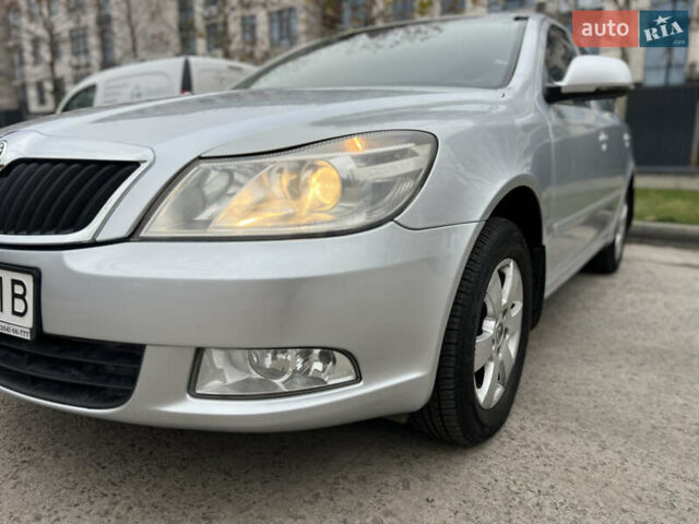 Серый Шкода Октавия, объемом двигателя 1.6 л и пробегом 193 тыс. км за 6800 $, фото 6 на Automoto.ua
