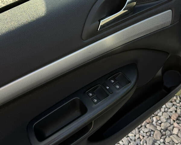 Серый Шкода Октавия, объемом двигателя 1.6 л и пробегом 246 тыс. км за 7999 $, фото 18 на Automoto.ua