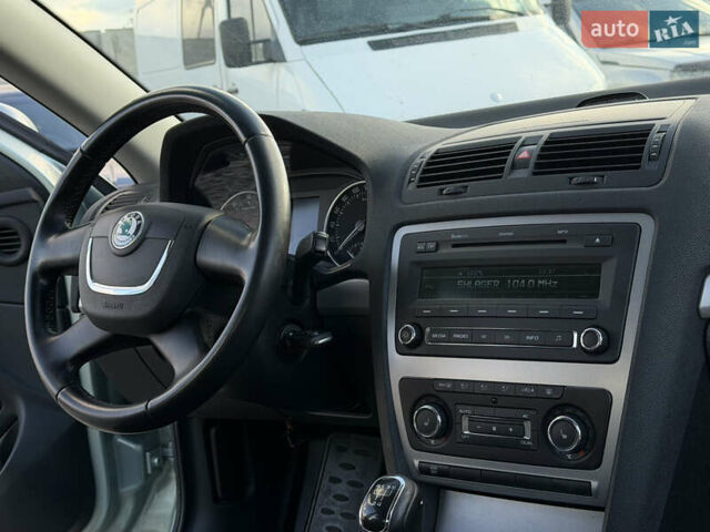 Серый Шкода Октавия, объемом двигателя 1.6 л и пробегом 246 тыс. км за 7999 $, фото 30 на Automoto.ua