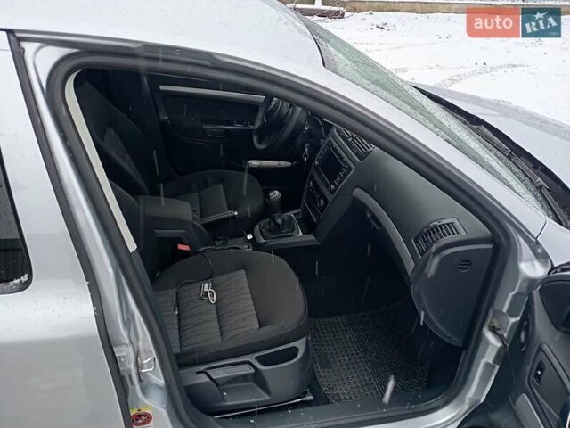Серый Шкода Октавия, объемом двигателя 1.6 л и пробегом 220 тыс. км за 7600 $, фото 24 на Automoto.ua