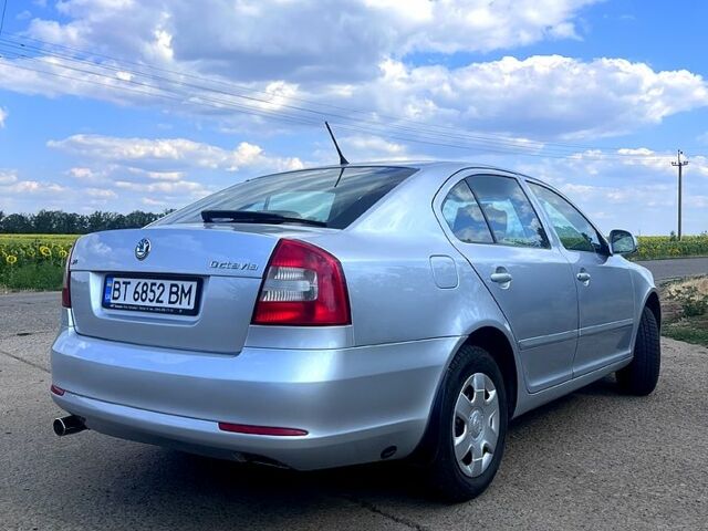 Серый Шкода Октавия, объемом двигателя 1.6 л и пробегом 180 тыс. км за 8400 $, фото 2 на Automoto.ua
