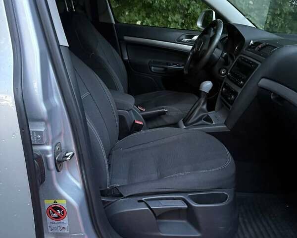 Серый Шкода Октавия, объемом двигателя 1.8 л и пробегом 330 тыс. км за 6800 $, фото 5 на Automoto.ua