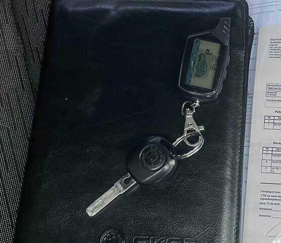 Шкода Октавія 2012 у Нежине на Automoto.ua Сірий Шкода Октавія, об'ємом двигуна 1.6 л та пробігом 215 тис. км за 8700 $, фото 10 на Automoto.ua