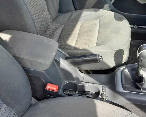 Шкода Октавія 2012 у Запоріжжя на Automoto.ua Сірий Шкода Октавія, об'ємом двигуна 1.8 л та пробігом 198 тис. км за 8300 $, фото 7 на Automoto.ua