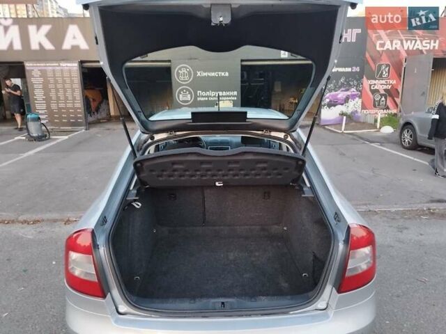 Сірий Шкода Октавія, об'ємом двигуна 1.6 л та пробігом 140 тис. км за 8999 $, фото 5 на Automoto.ua