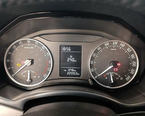 Серый Шкода Октавия, объемом двигателя 1.6 л и пробегом 235 тыс. км за 8400 $, фото 29 на Automoto.ua
