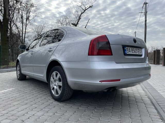 Шкода Октавия 2012 в Кропивницком (Кировограде) на Automoto.ua Серый Шкода Октавия, объемом двигателя 1.8 л и пробегом 220 тыс. км за 8499 $, фото 4 на Automoto.ua