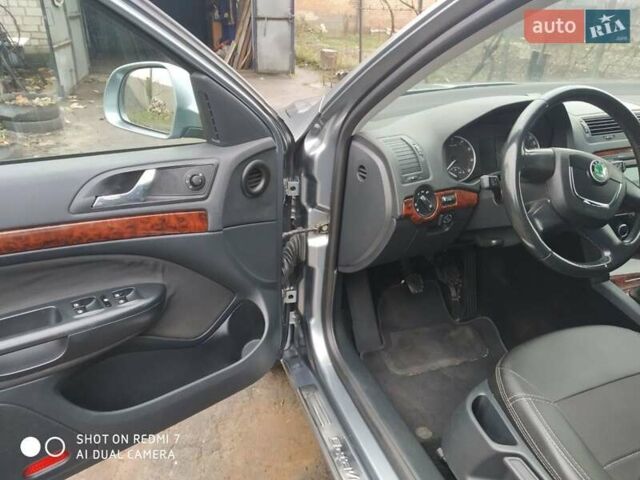 Сірий Шкода Октавія, об'ємом двигуна 1.8 л та пробігом 256 тис. км за 10500 $, фото 1 на Automoto.ua