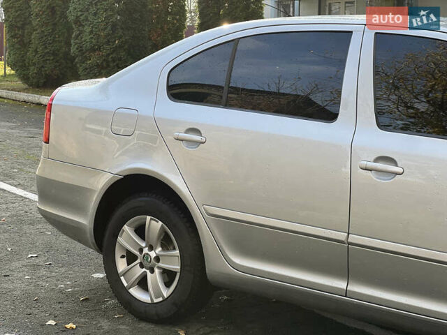 Серый Шкода Октавия, объемом двигателя 1.6 л и пробегом 254 тыс. км за 7500 $, фото 7 на Automoto.ua