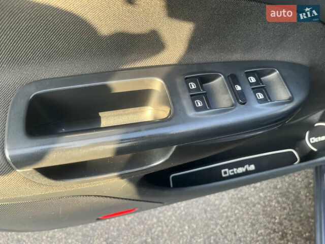 Шкода Октавія 2012 у Нежине на Automoto.ua Сірий Шкода Октавія, об'ємом двигуна 1.6 л та пробігом 215 тис. км за 8700 $, фото 20 на Automoto.ua