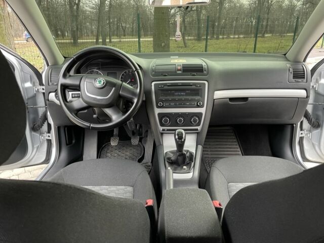 Шкода Октавия 2012 в Кропивницком (Кировограде) на Automoto.ua Серый Шкода Октавия, объемом двигателя 1.8 л и пробегом 220 тыс. км за 8499 $, фото 6 на Automoto.ua