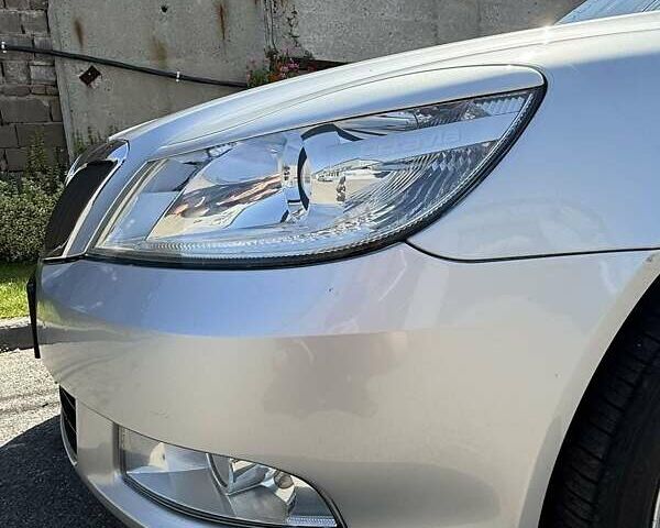 Серый Шкода Октавия, объемом двигателя 1.8 л и пробегом 174 тыс. км за 12800 $, фото 2 на Automoto.ua