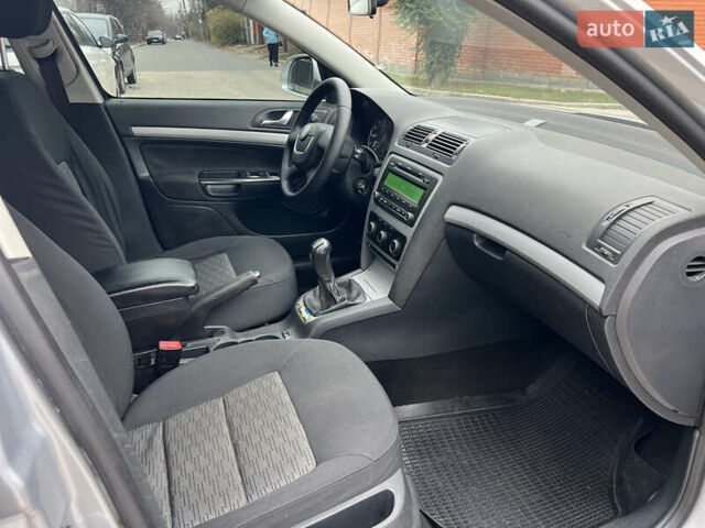 Серый Шкода Октавия, объемом двигателя 1.6 л и пробегом 193 тыс. км за 6800 $, фото 9 на Automoto.ua