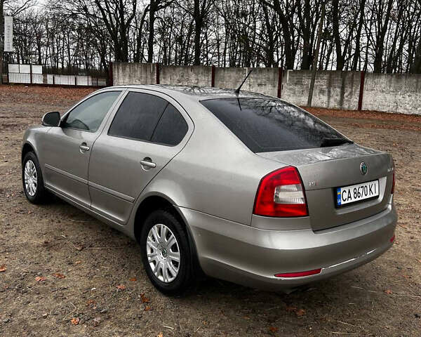 Серый Шкода Октавия, объемом двигателя 1.8 л и пробегом 263 тыс. км за 5999 $, фото 4 на Automoto.ua