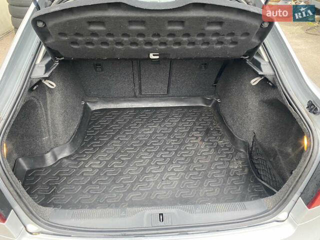 Сірий Шкода Октавія, об'ємом двигуна 1.8 л та пробігом 250 тис. км за 7000 $, фото 19 на Automoto.ua