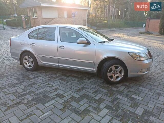 Сірий Шкода Октавія, об'ємом двигуна 1.6 л та пробігом 230 тис. км за 7777 $, фото 7 на Automoto.ua