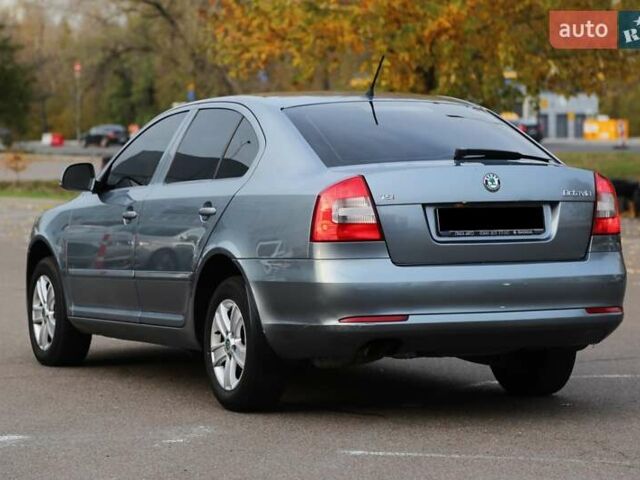 Серый Шкода Октавия, объемом двигателя 1.8 л и пробегом 201 тыс. км за 8900 $, фото 4 на Automoto.ua
