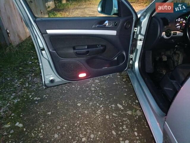 Серый Шкода Октавия, объемом двигателя 1.2 л и пробегом 182 тыс. км за 9000 $, фото 7 на Automoto.ua