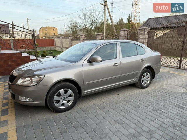 Серый Шкода Октавия, объемом двигателя 1.6 л и пробегом 150 тыс. км за 8900 $, фото 5 на Automoto.ua