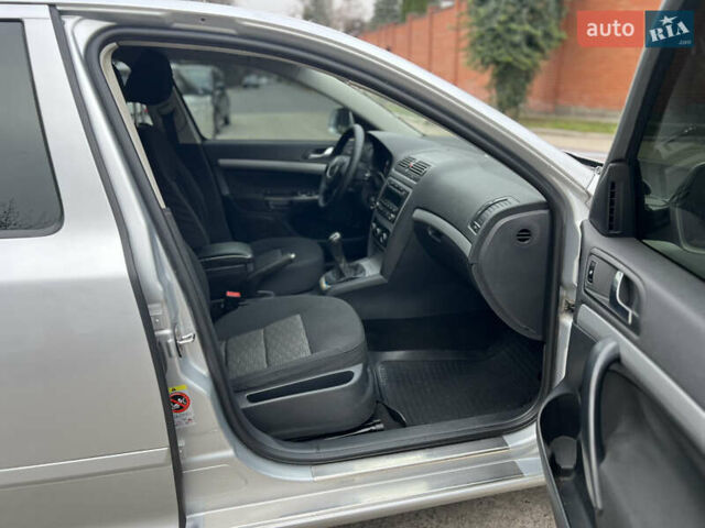 Серый Шкода Октавия, объемом двигателя 1.6 л и пробегом 193 тыс. км за 6800 $, фото 12 на Automoto.ua