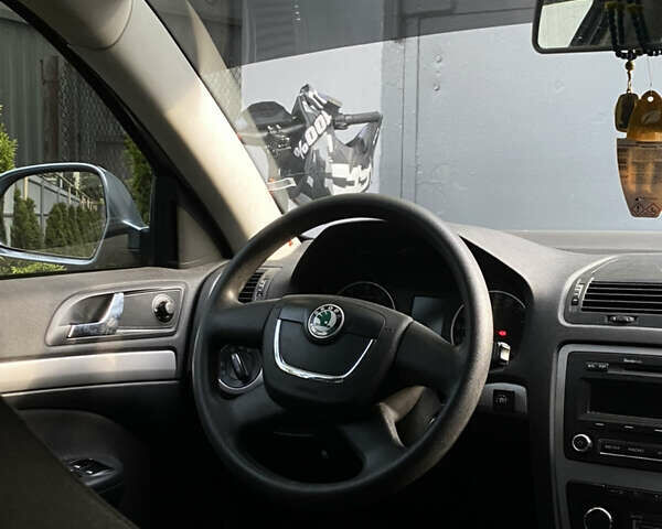 Сірий Шкода Октавія, об'ємом двигуна 1.8 л та пробігом 96 тис. км за 8499 $, фото 31 на Automoto.ua