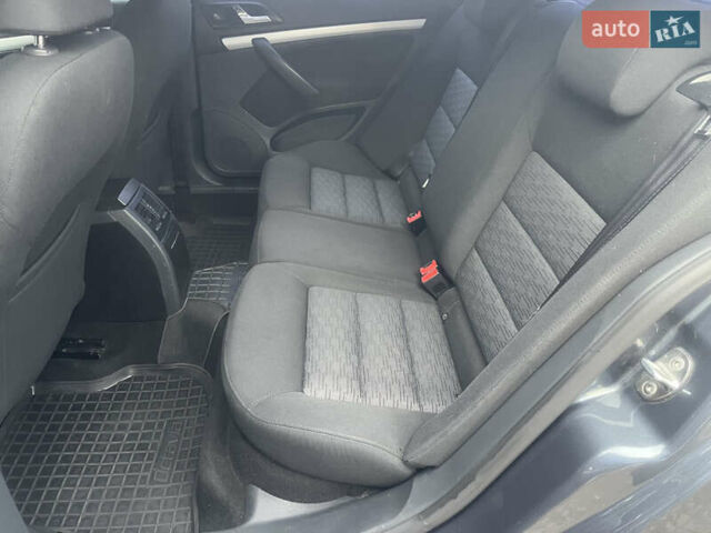 Шкода Октавія 2012 у Нежине на Automoto.ua Сірий Шкода Октавія, об'ємом двигуна 1.6 л та пробігом 215 тис. км за 8700 $, фото 11 на Automoto.ua