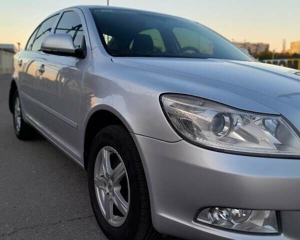Сірий Шкода Октавія, об'ємом двигуна 1.6 л та пробігом 210 тис. км за 8900 $, фото 6 на Automoto.ua