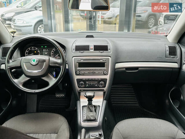 Серый Шкода Октавия, объемом двигателя 1.8 л и пробегом 245 тыс. км за 8400 $, фото 15 на Automoto.ua