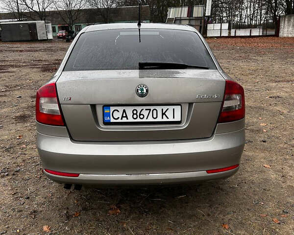 Серый Шкода Октавия, объемом двигателя 1.8 л и пробегом 263 тыс. км за 5999 $, фото 3 на Automoto.ua