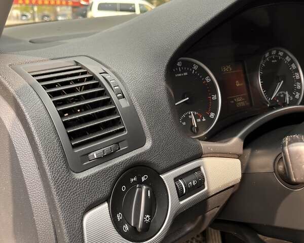 Серый Шкода Октавия, объемом двигателя 1.8 л и пробегом 129 тыс. км за 6900 $, фото 29 на Automoto.ua