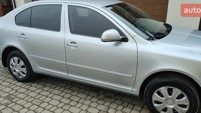 Серый Шкода Октавия, объемом двигателя 1.6 л и пробегом 170 тыс. км за 8800 $, фото 6 на Automoto.ua