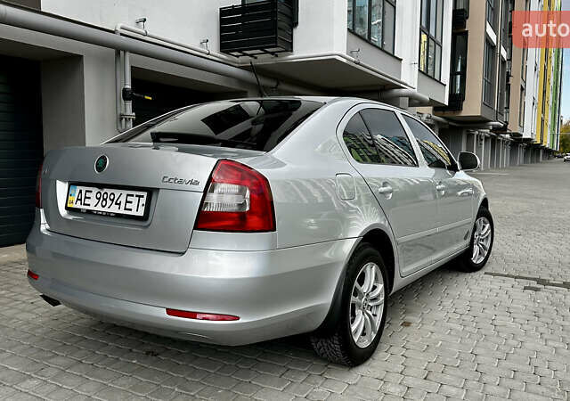 Сірий Шкода Октавія, об'ємом двигуна 1.8 л та пробігом 370 тис. км за 8200 $, фото 4 на Automoto.ua