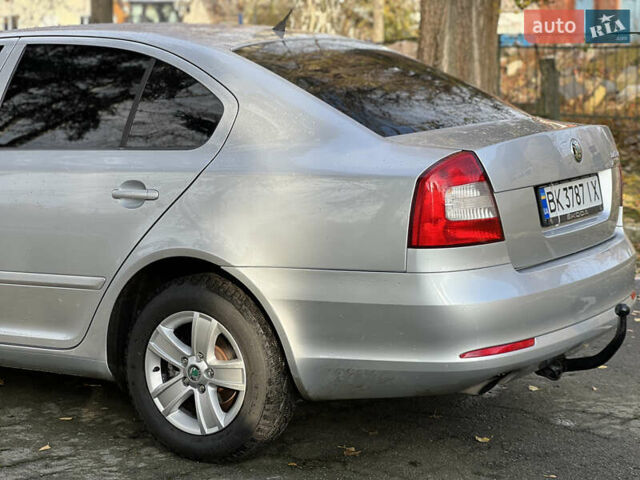 Серый Шкода Октавия, объемом двигателя 1.6 л и пробегом 254 тыс. км за 7500 $, фото 12 на Automoto.ua