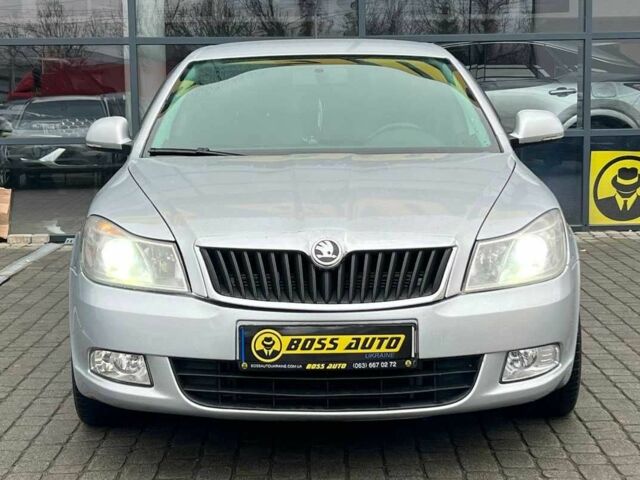 Серый Шкода Октавия, объемом двигателя 1.6 л и пробегом 210 тыс. км за 8500 $, фото 1 на Automoto.ua