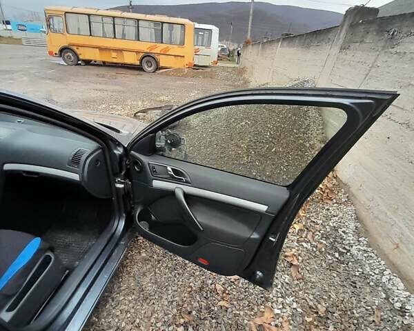 Сірий Шкода Октавія, об'ємом двигуна 1.6 л та пробігом 301 тис. км за 2500 $, фото 5 на Automoto.ua