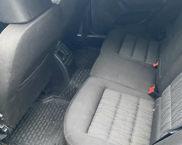 Сірий Шкода Октавія, об'ємом двигуна 1.8 л та пробігом 250 тис. км за 7000 $, фото 16 на Automoto.ua