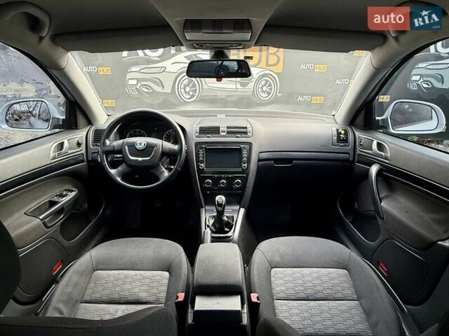 Серый Шкода Октавия, объемом двигателя 1.8 л и пробегом 223 тыс. км за 8200 $, фото 12 на Automoto.ua