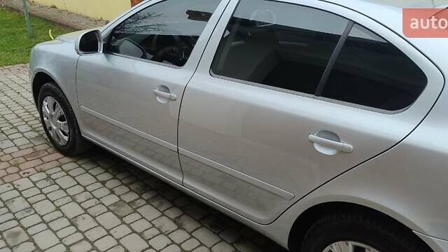 Серый Шкода Октавия, объемом двигателя 1.6 л и пробегом 170 тыс. км за 8800 $, фото 15 на Automoto.ua