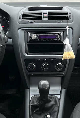 Серый Шкода Октавия, объемом двигателя 1.6 л и пробегом 280 тыс. км за 7500 $, фото 9 на Automoto.ua