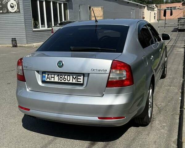 Серый Шкода Октавия, объемом двигателя 1.8 л и пробегом 174 тыс. км за 12800 $, фото 1 на Automoto.ua
