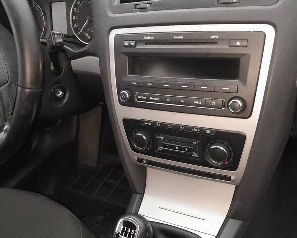 Сірий Шкода Октавія, об'ємом двигуна 1.6 л та пробігом 301 тис. км за 2500 $, фото 3 на Automoto.ua