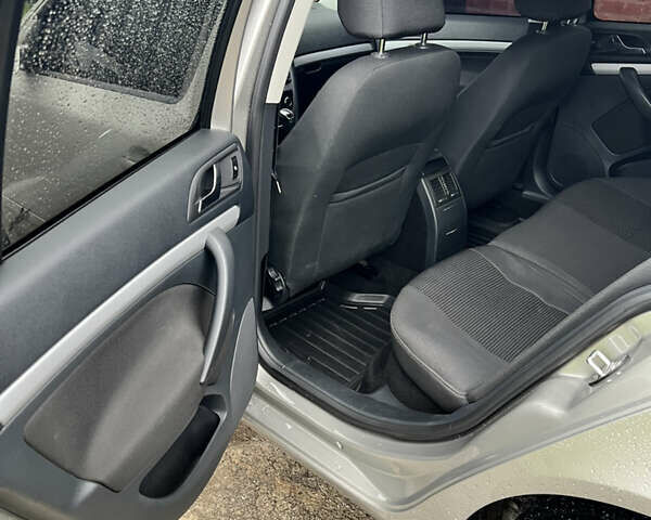 Серый Шкода Октавия, объемом двигателя 1.6 л и пробегом 204 тыс. км за 8000 $, фото 9 на Automoto.ua