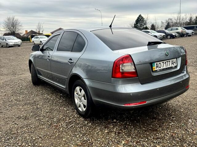 Серый Шкода Октавия, объемом двигателя 2 л и пробегом 295 тыс. км за 9700 $, фото 3 на Automoto.ua