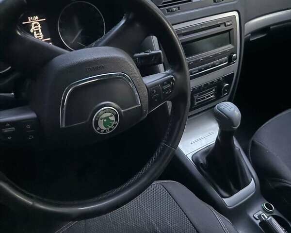 Серый Шкода Октавия, объемом двигателя 1.8 л и пробегом 330 тыс. км за 6800 $, фото 1 на Automoto.ua