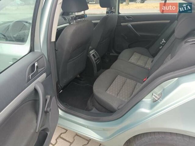 Серый Шкода Октавия, объемом двигателя 1.2 л и пробегом 183 тыс. км за 9000 $, фото 9 на Automoto.ua