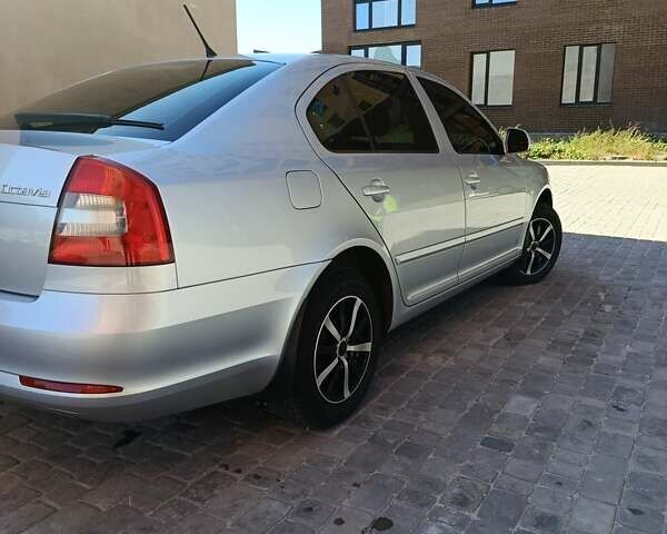 Шкода Октавія 2012 у Нетешине на Automoto.ua Сірий Шкода Октавія, об'ємом двигуна 1.8 л та пробігом 148 тис. км за 9200 $, фото 4 на Automoto.ua